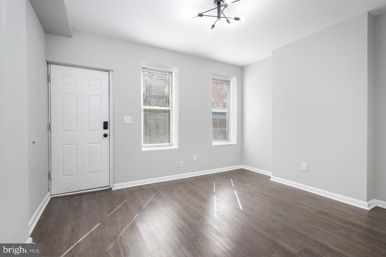 STRAWBERRY MANSION - Residential