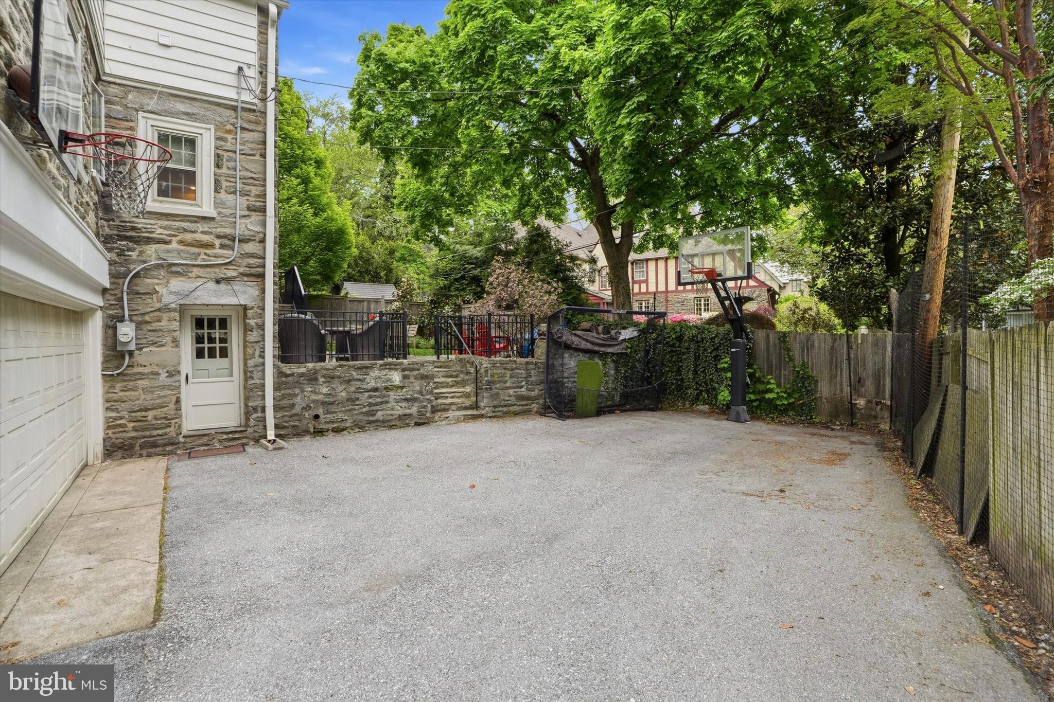WYNNEWOOD - Residential