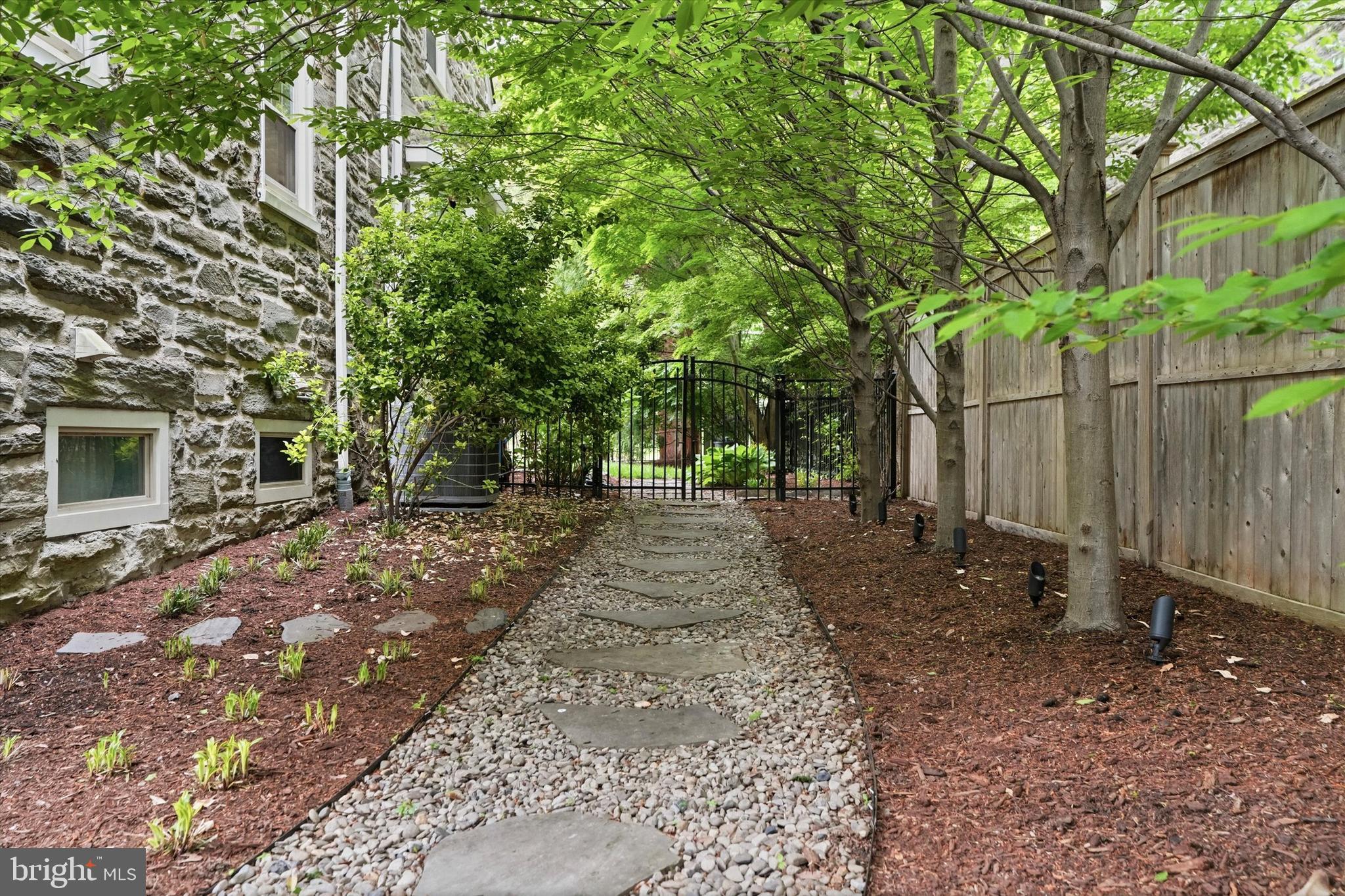 WYNNEWOOD - Residential