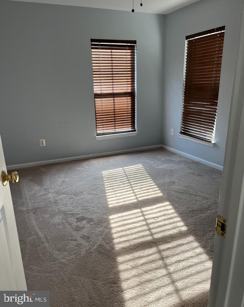 LORTON TOWN CNTR LANDBAY - Residential