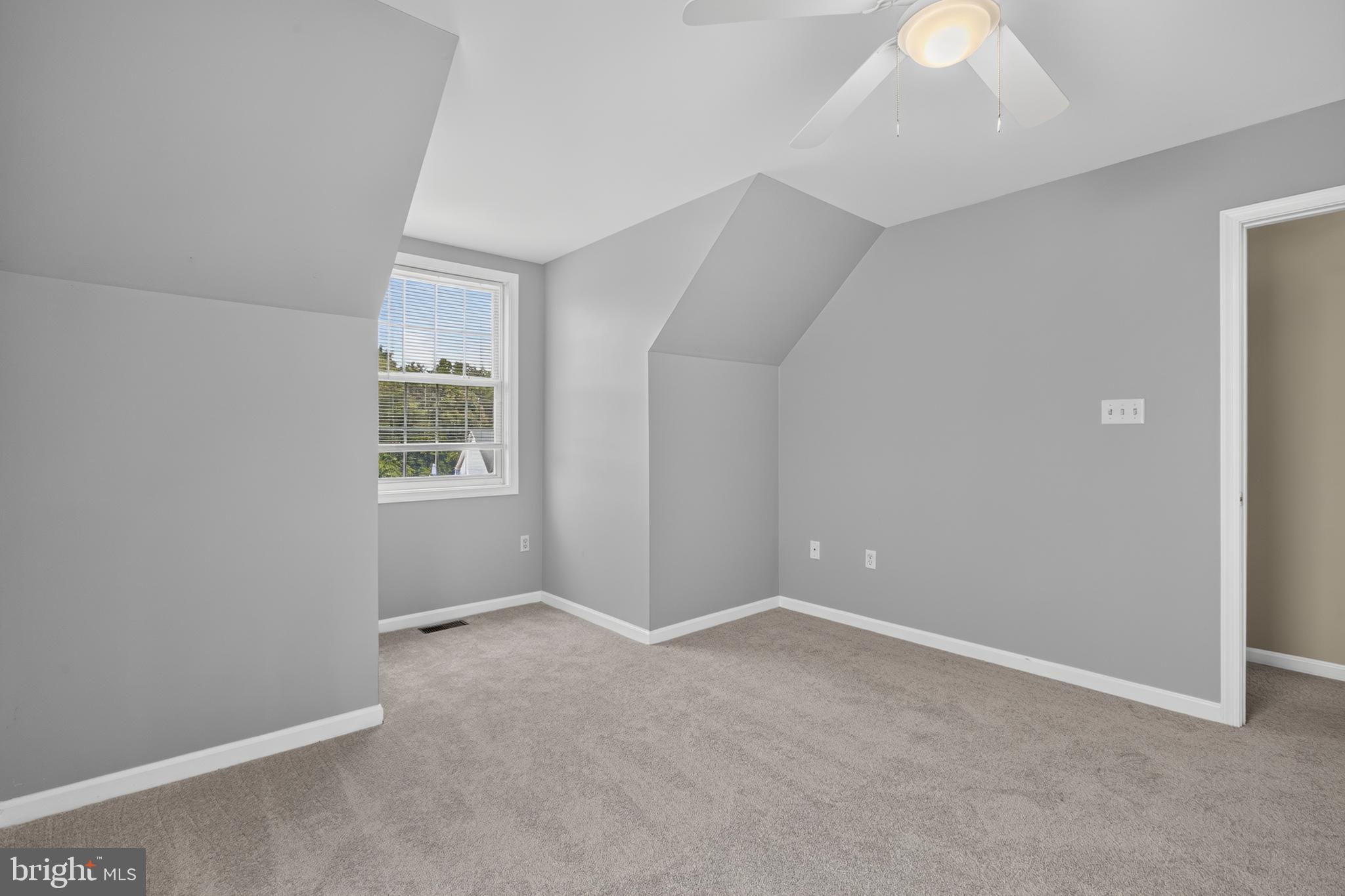 KENSINGTON COURTS - Residential