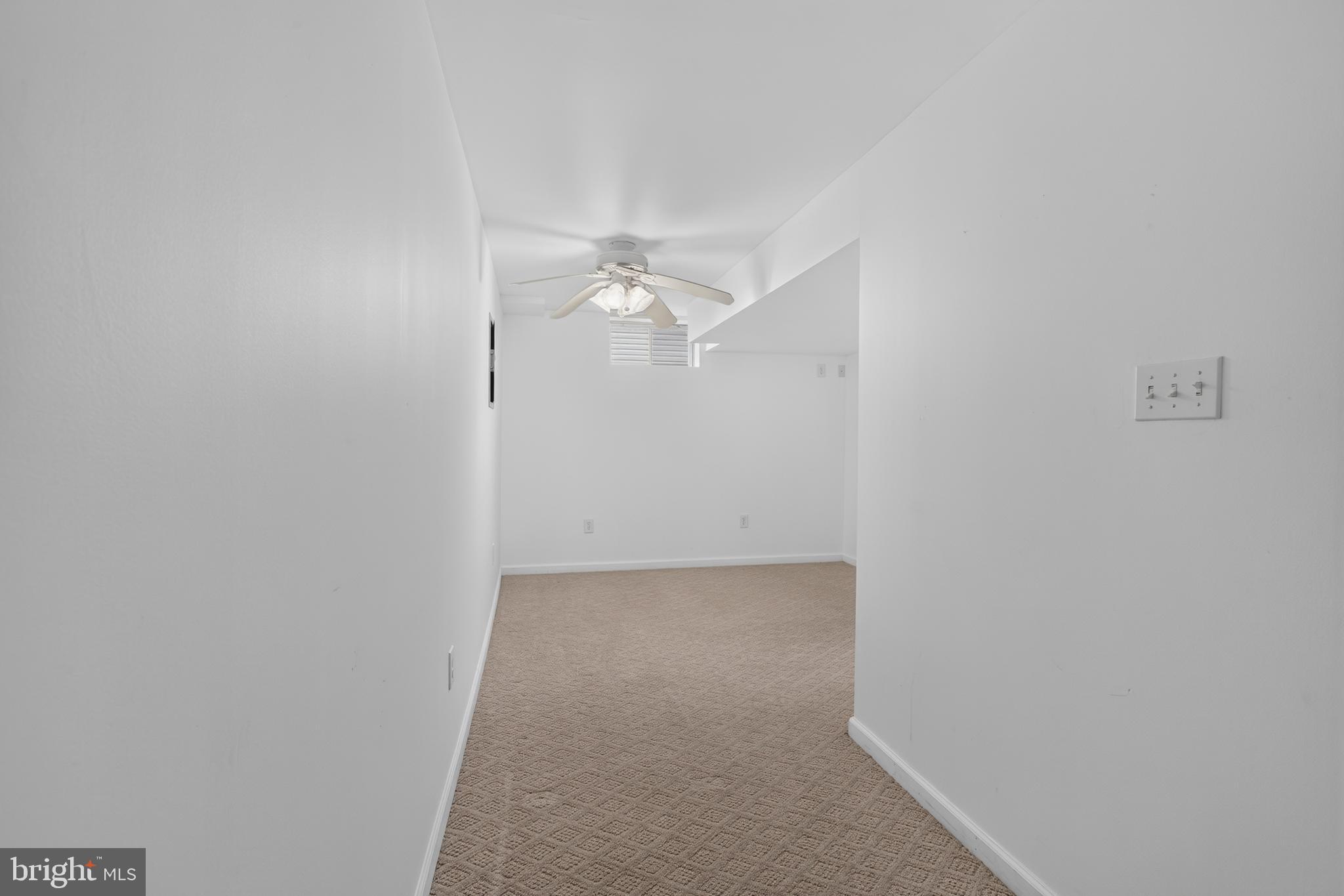 KENSINGTON COURTS - Residential