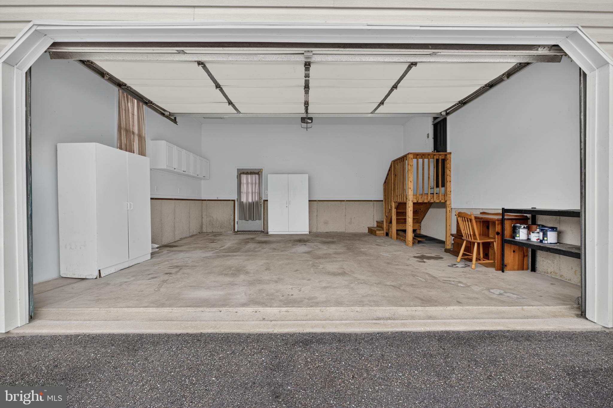 KENSINGTON COURTS - Residential