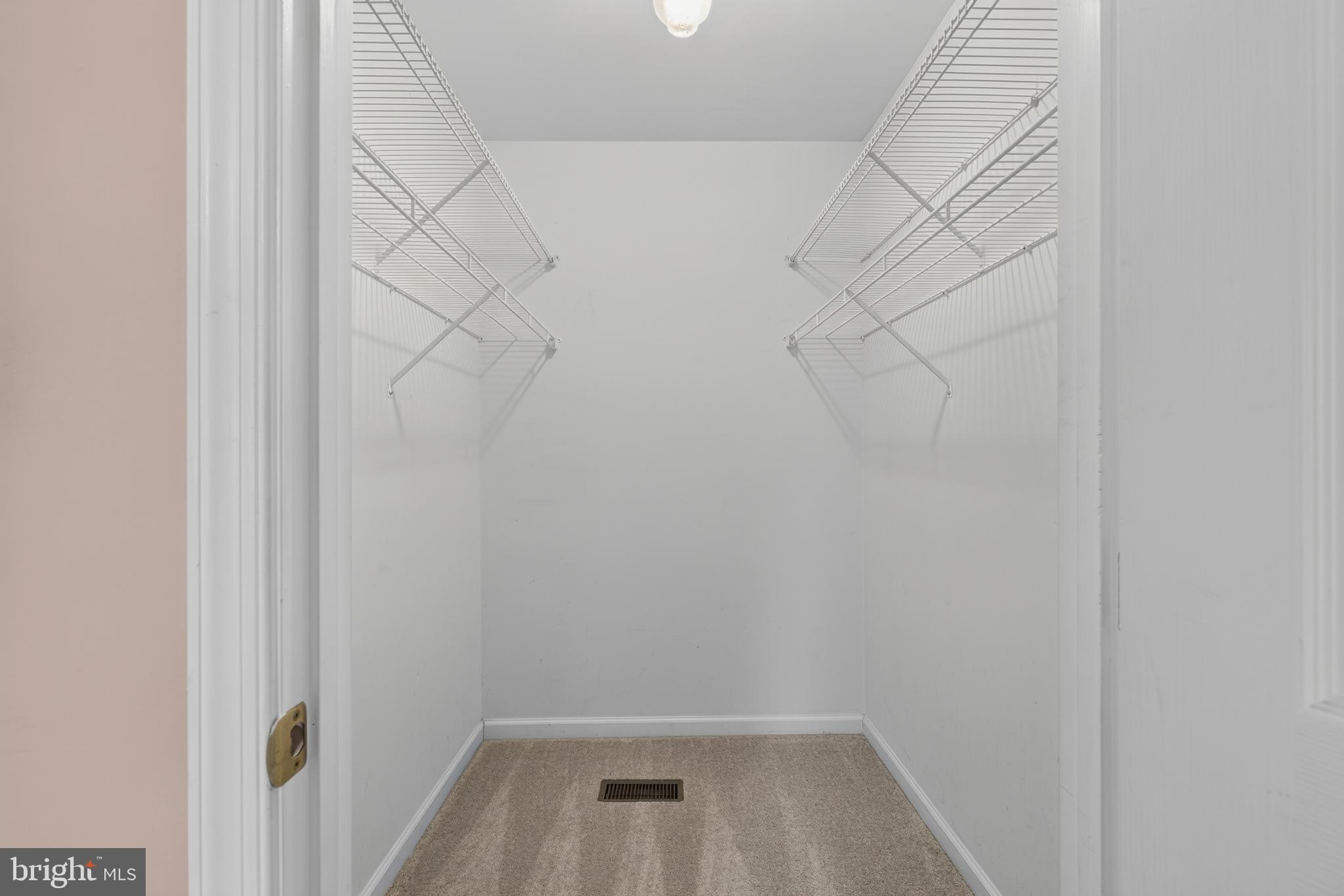 KENSINGTON COURTS - Residential