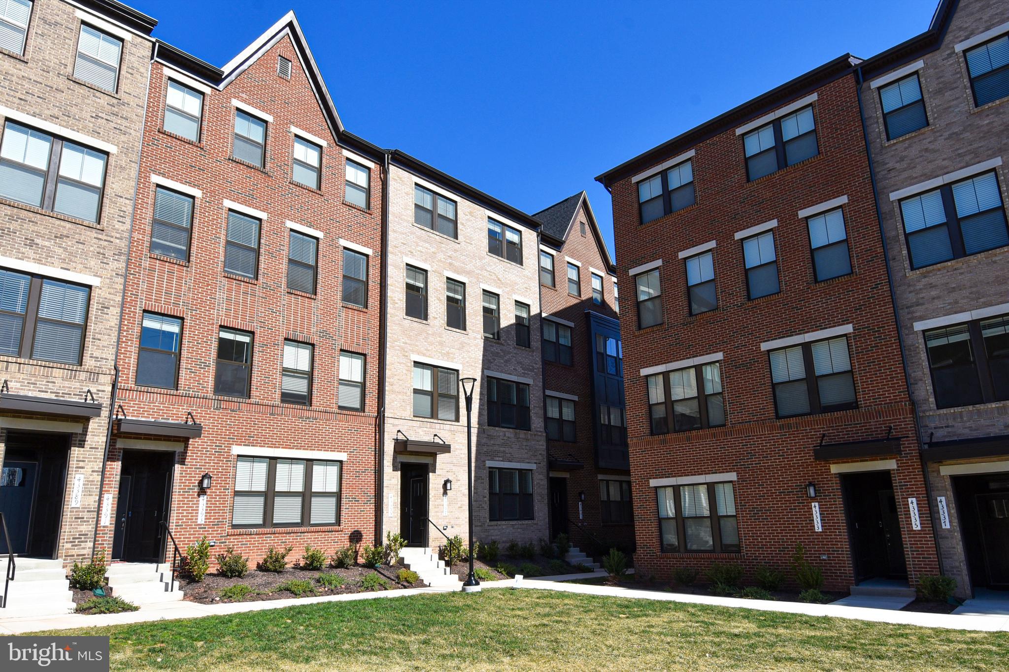 METRO WALK AT MOOREFIELD STATION - Residential Lease