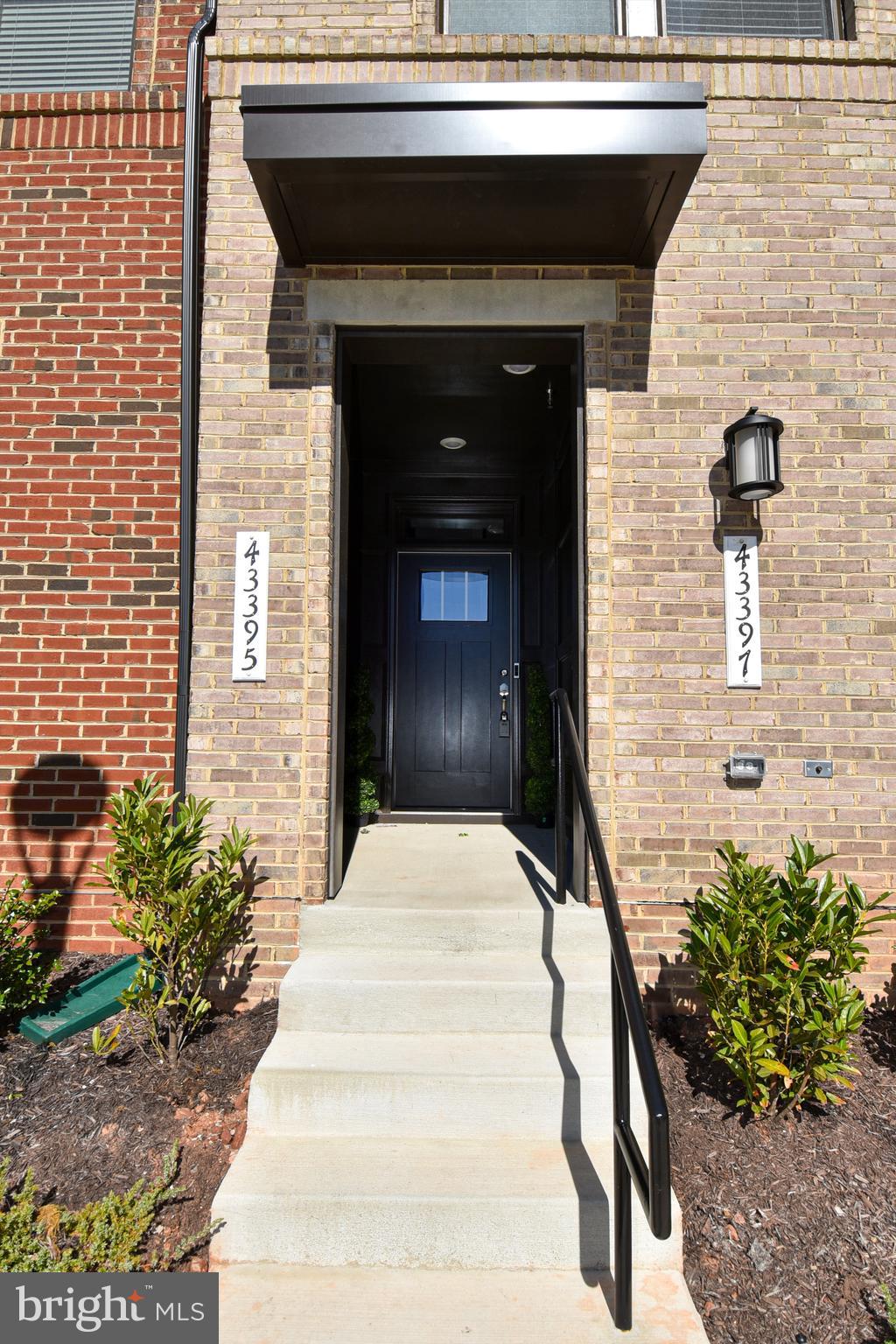 METRO WALK AT MOOREFIELD STATION - Residential Lease