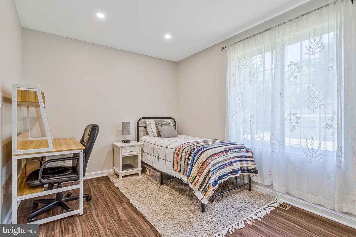 COVE POINT - Residential