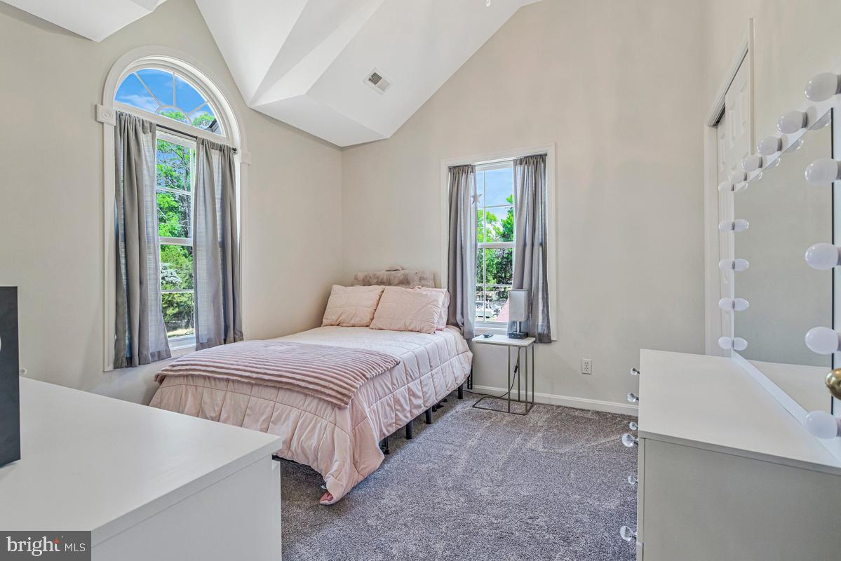COVE POINT - Residential