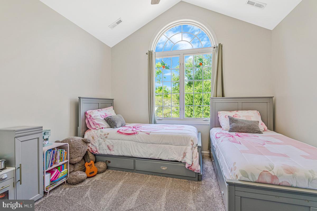 COVE POINT - Residential