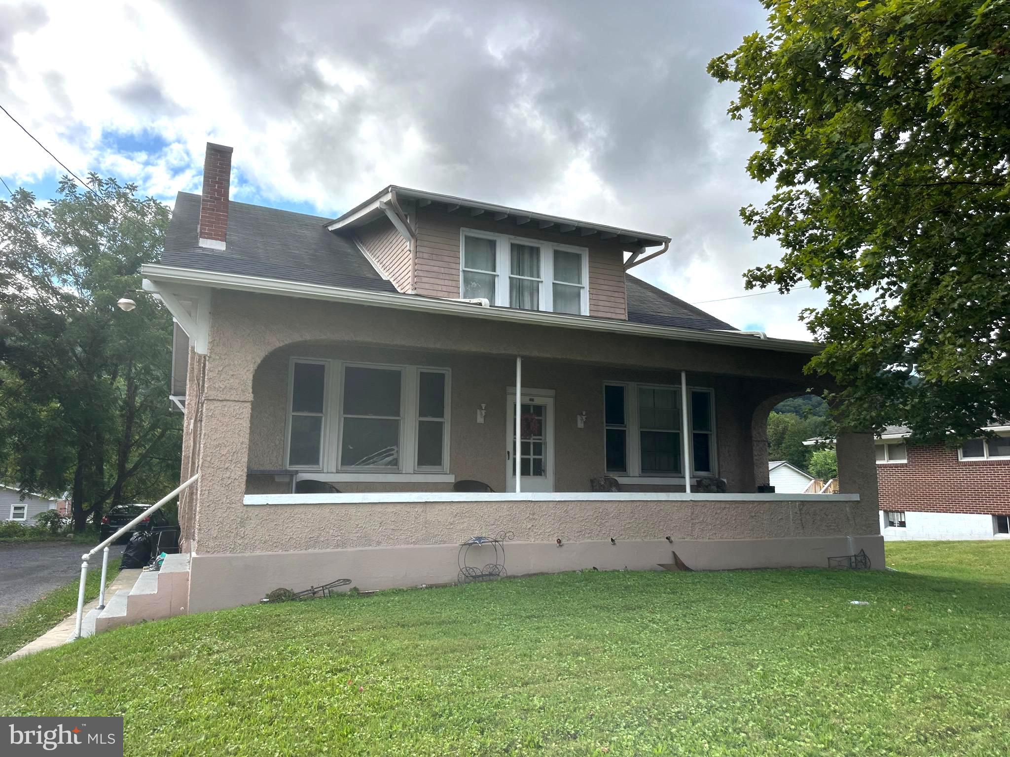 Prime investment opportunity on National highway! 
This duplex is conveniently located to all the amenities of Lavale, and it is fully rented with rental income at $1,700/month!! 
The top unit features 2 bedrooms, full bathroom, living room and kitchen. The bottom unit features 3 bedrooms, full bathroom, living room and kitchen.
Full basement.