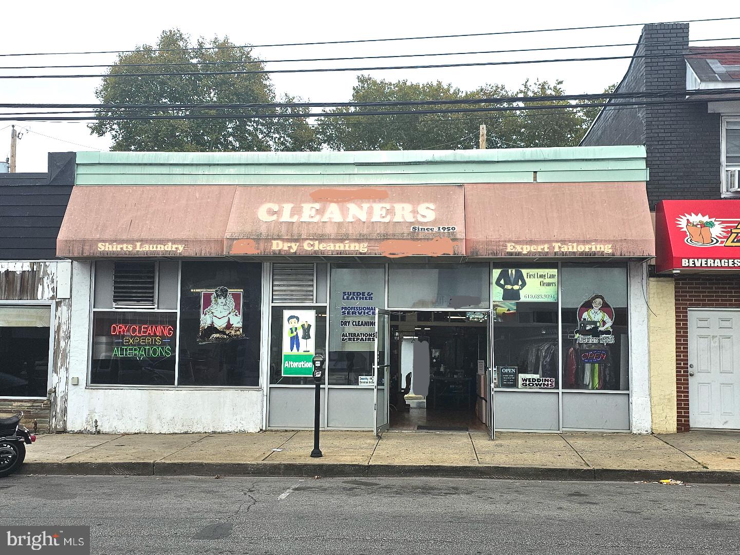 We're just one call away. Call us to schedule your tour!           Building and long well-established Business for Sale together!
This is an excellent opportunity to walk right into a turnkey dry-cleaners business that has been serving the community since 1950.  
Solid double wide building about 2,500 square foot building and a profitable business providing immediate cash flow. Sellers are also willing to stay on to train the new buyers to make the transition smooth.
