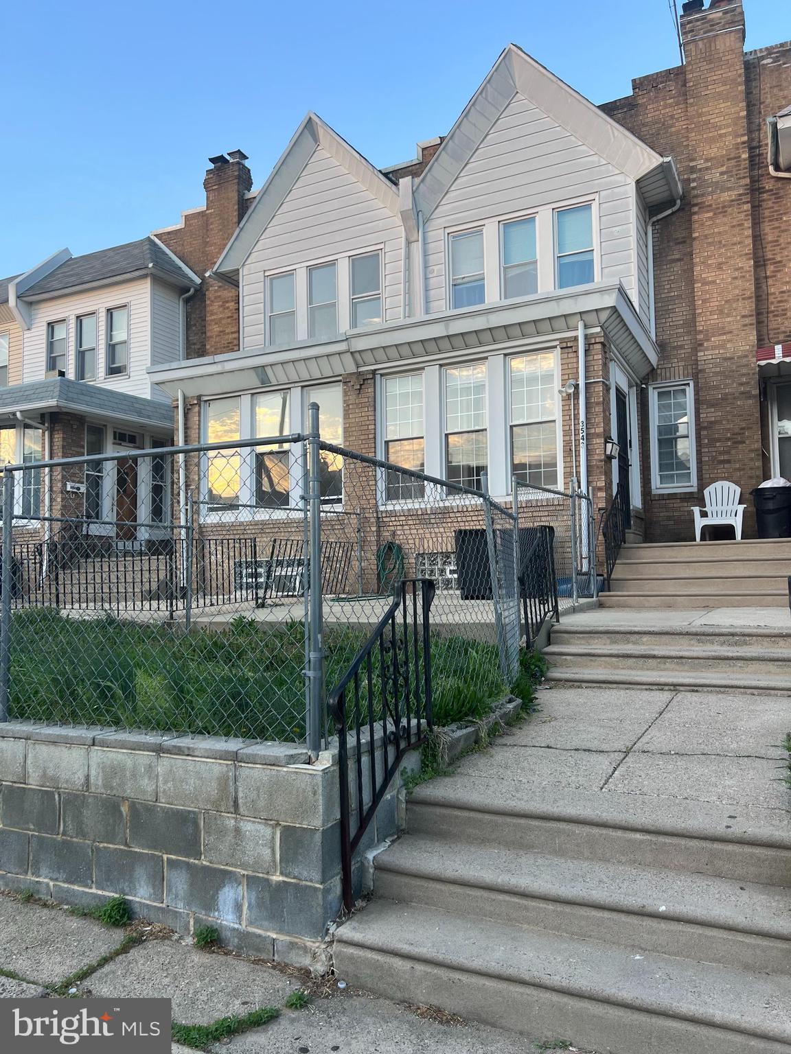 This charming straight thru brick rowhome in the heart of Mayfair neighborhood. Large living room, dining room and kitchen exist to a big beck. Three large sized bedrooms in second floor with one full bathroom. Full basement and exist to rear driveway. Location just minutes from Frankford Avenue, Pennypack Park, and convenient for public transit, this property is ideal for first-time buyers or investors.