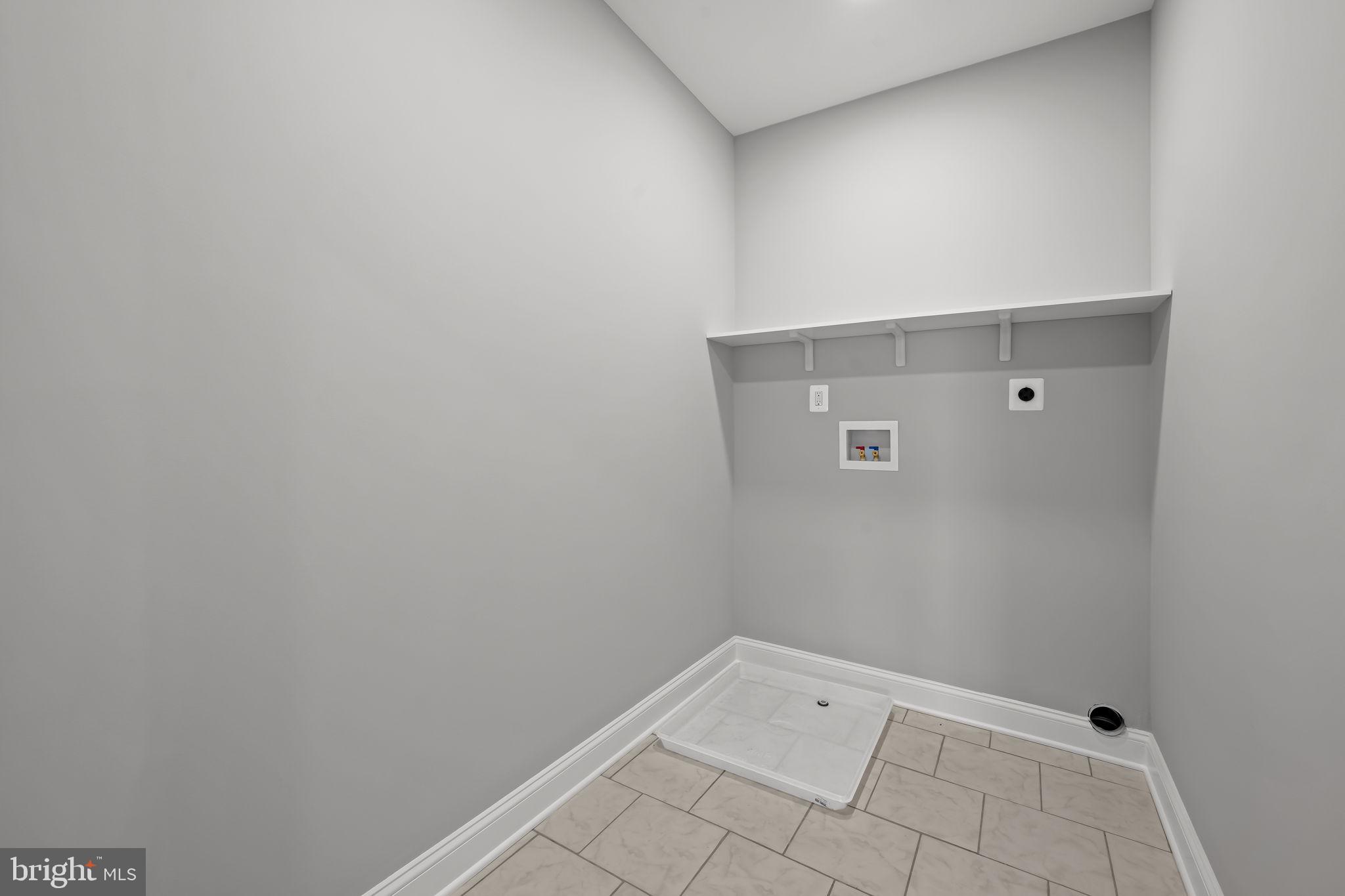 HAMILTON HILLS - Residential