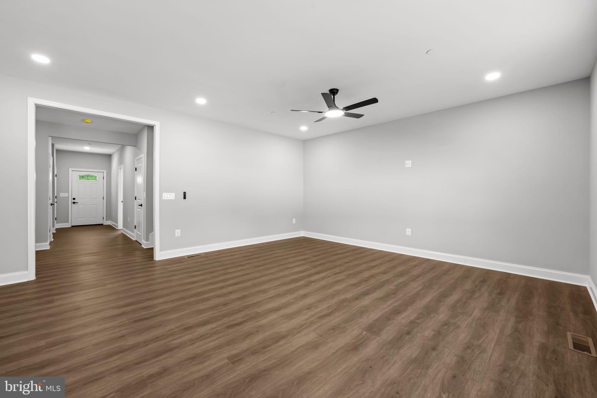 HAMILTON HILLS - Residential