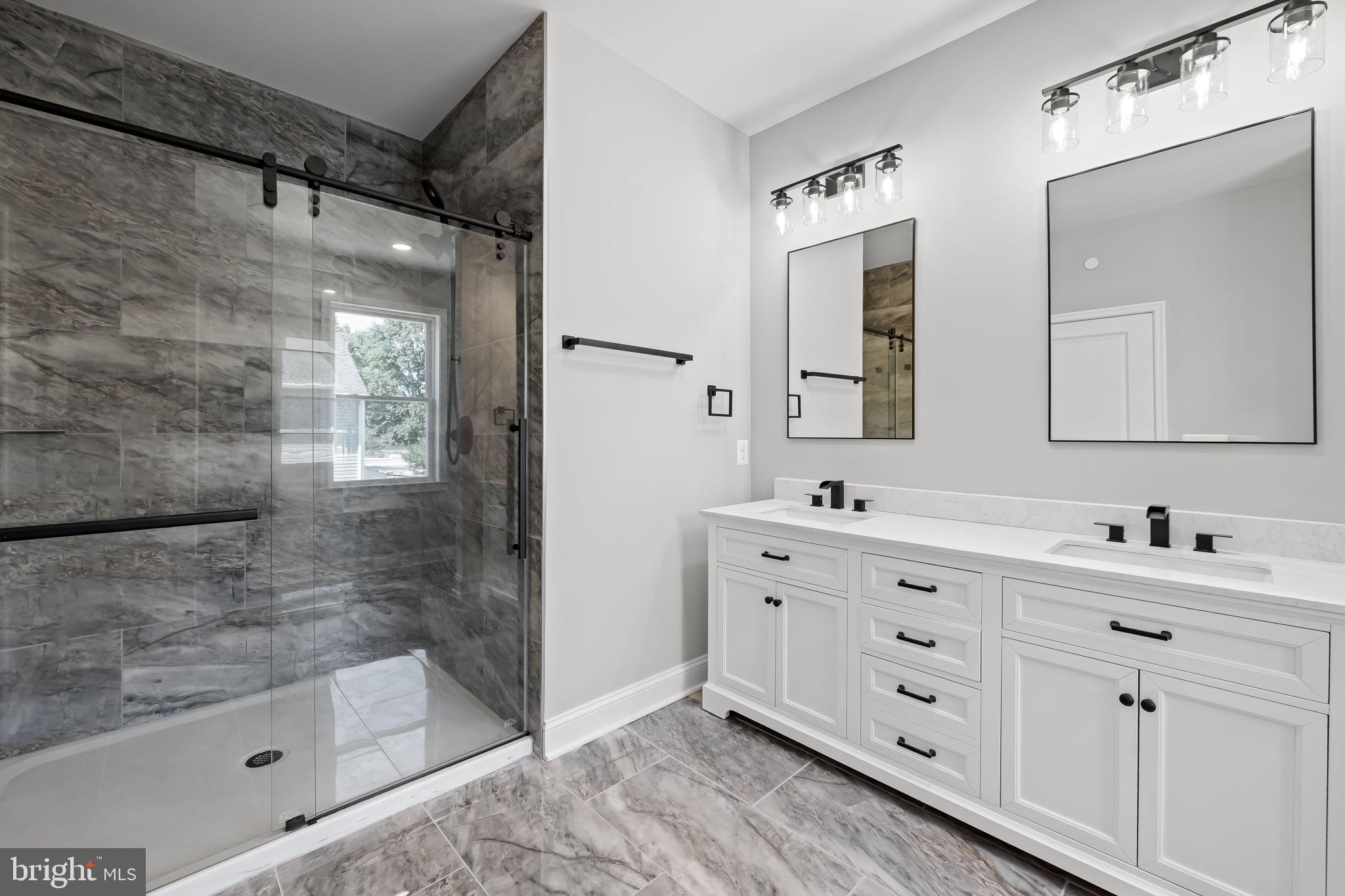 HAMILTON HILLS - Residential