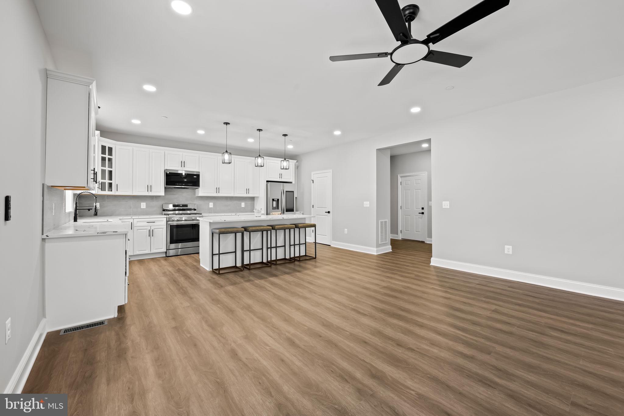 HAMILTON HILLS - Residential