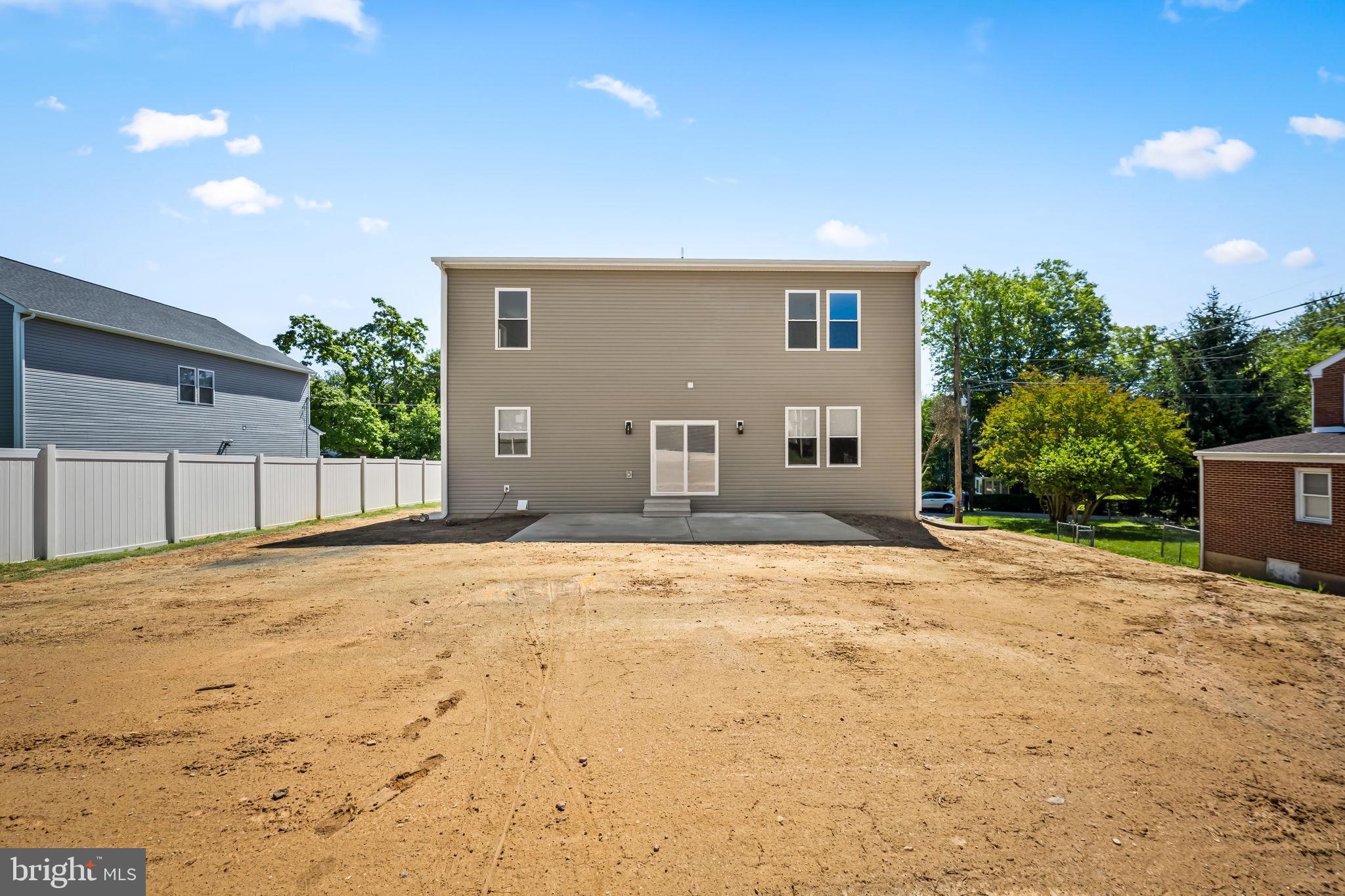 HAMILTON HILLS - Residential