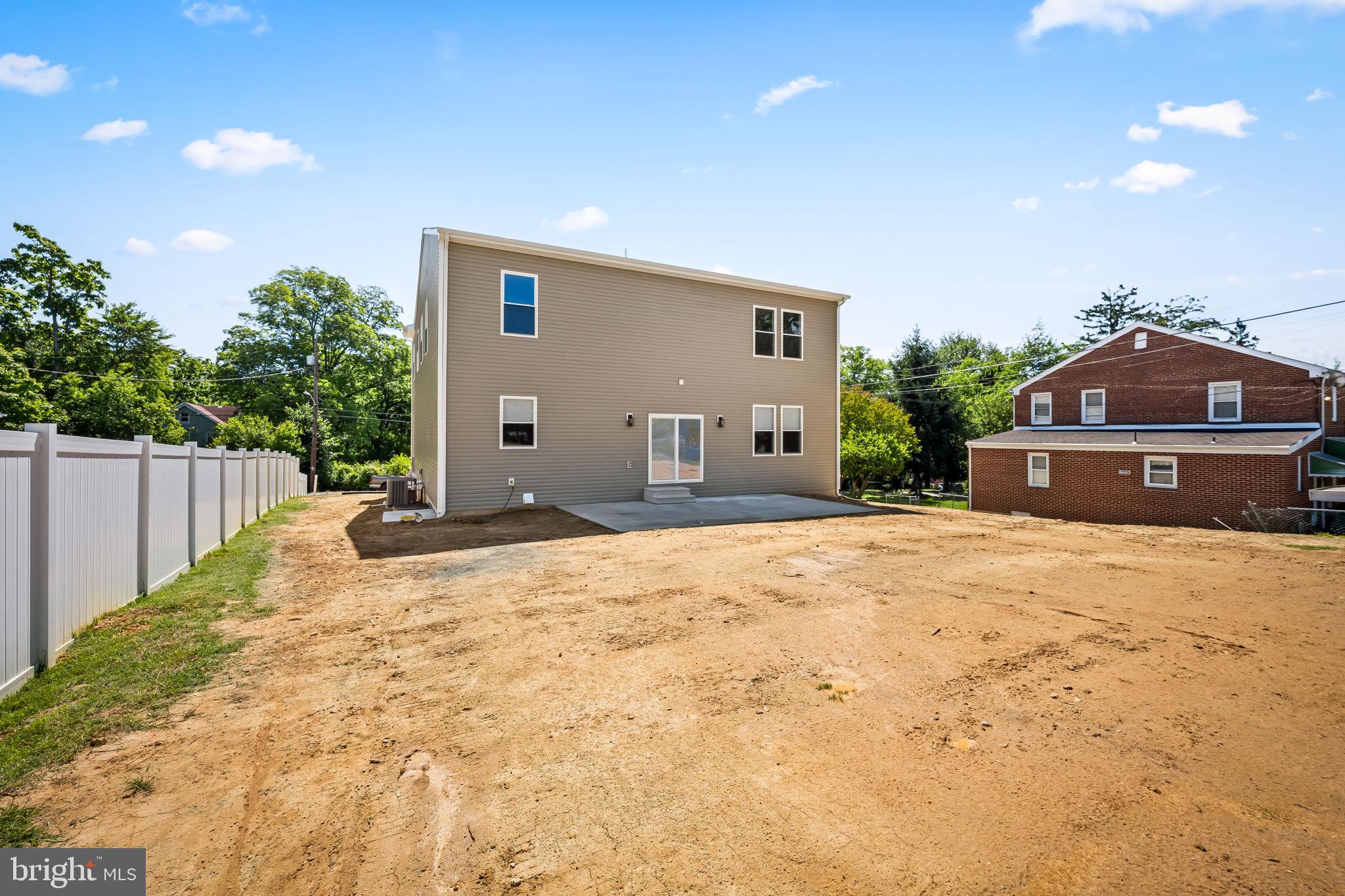 HAMILTON HILLS - Residential