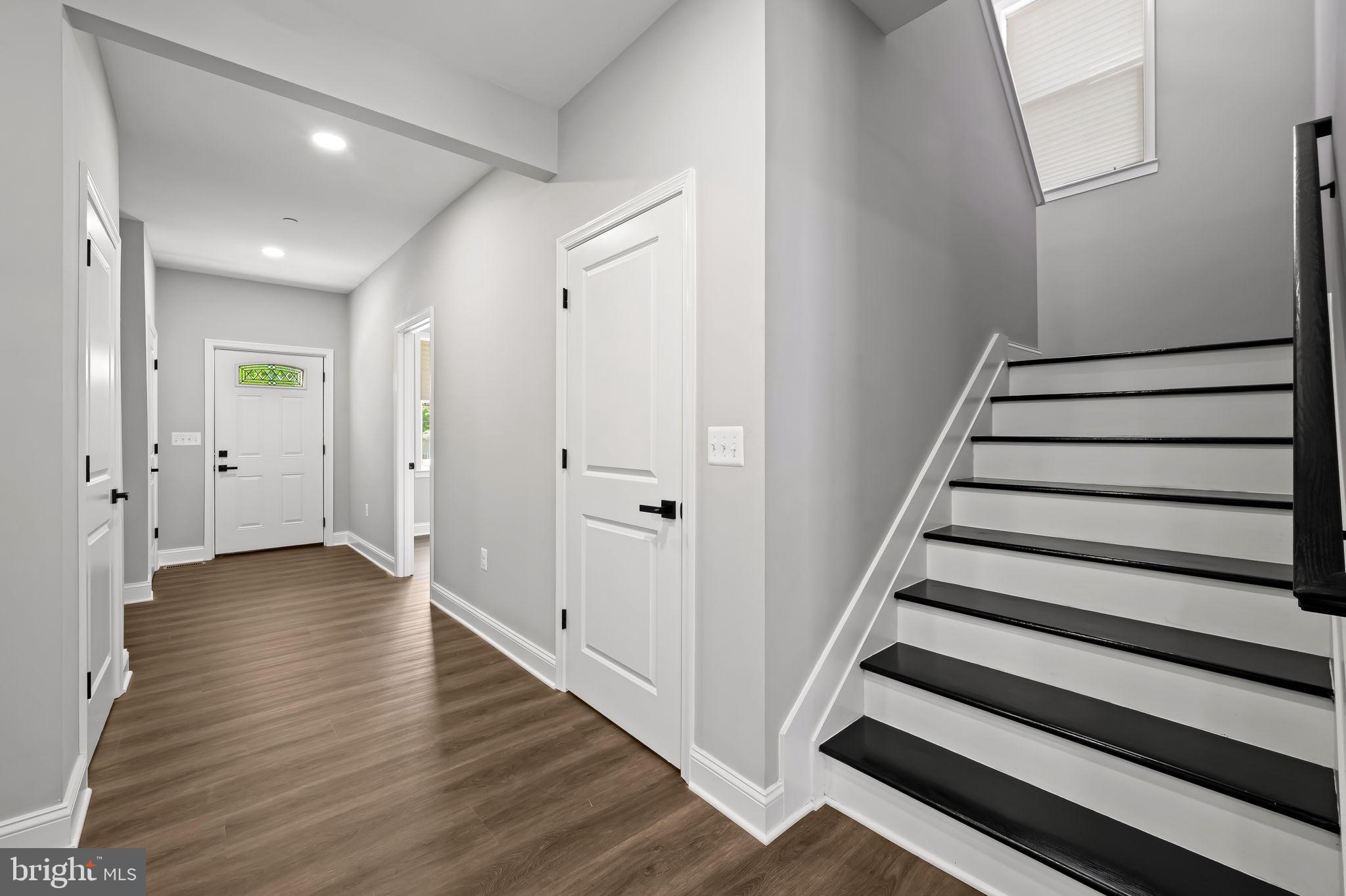 HAMILTON HILLS - Residential