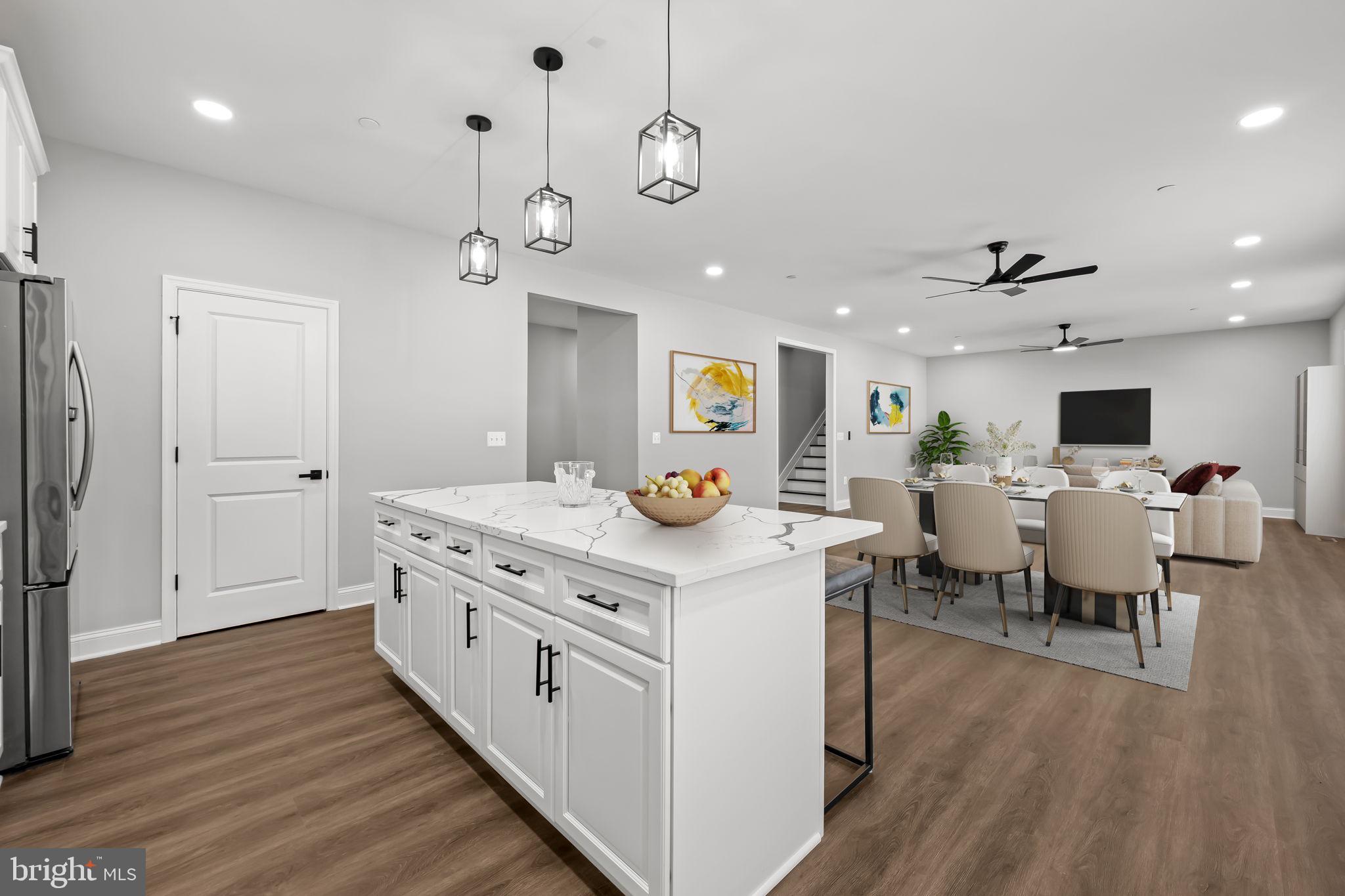 HAMILTON HILLS - Residential