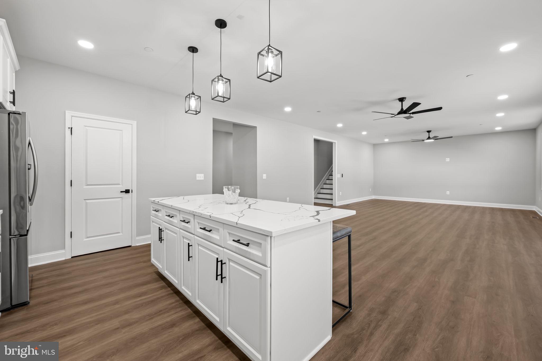 HAMILTON HILLS - Residential