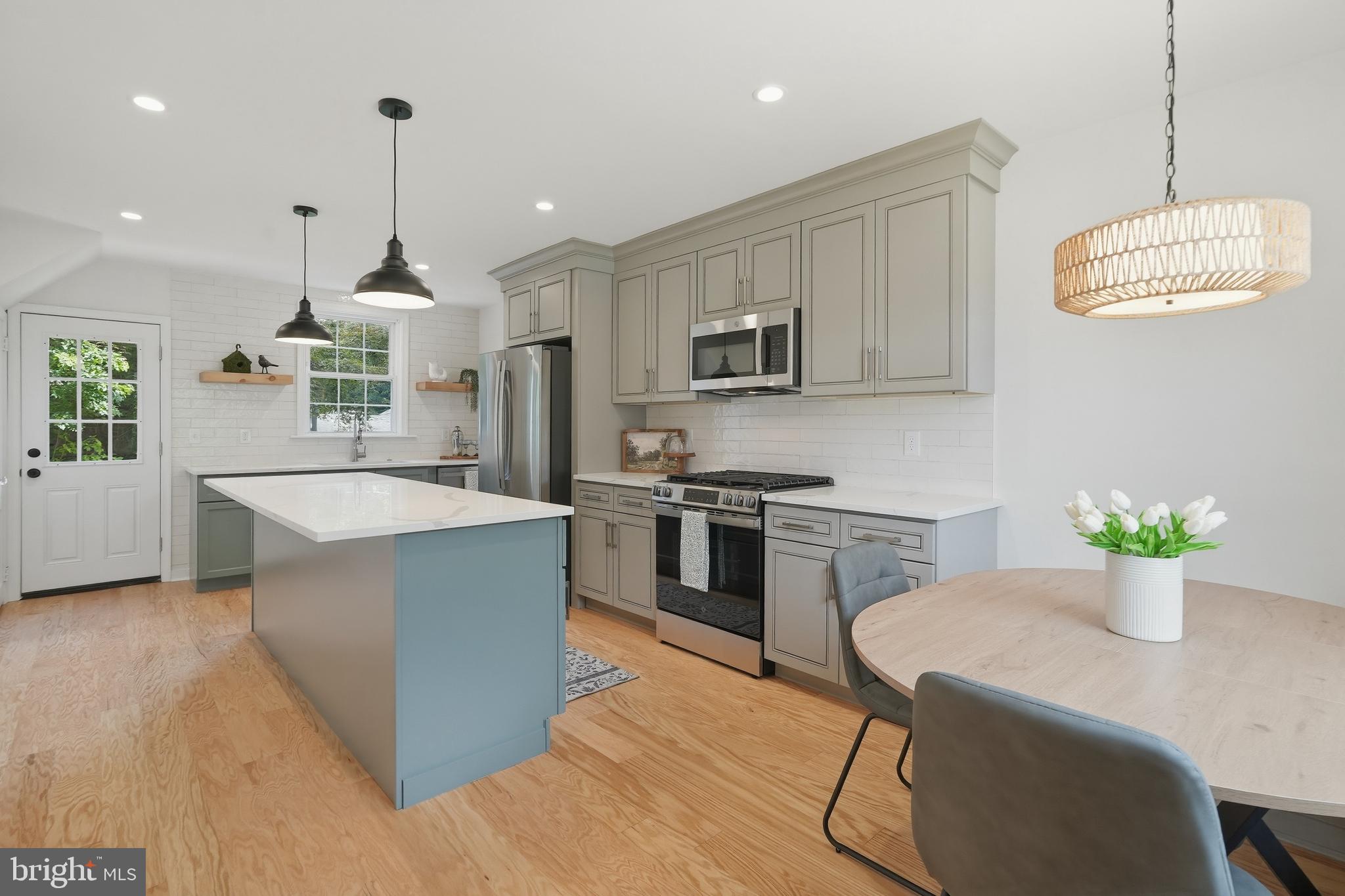 SPRING OAK ESTS - Residential
