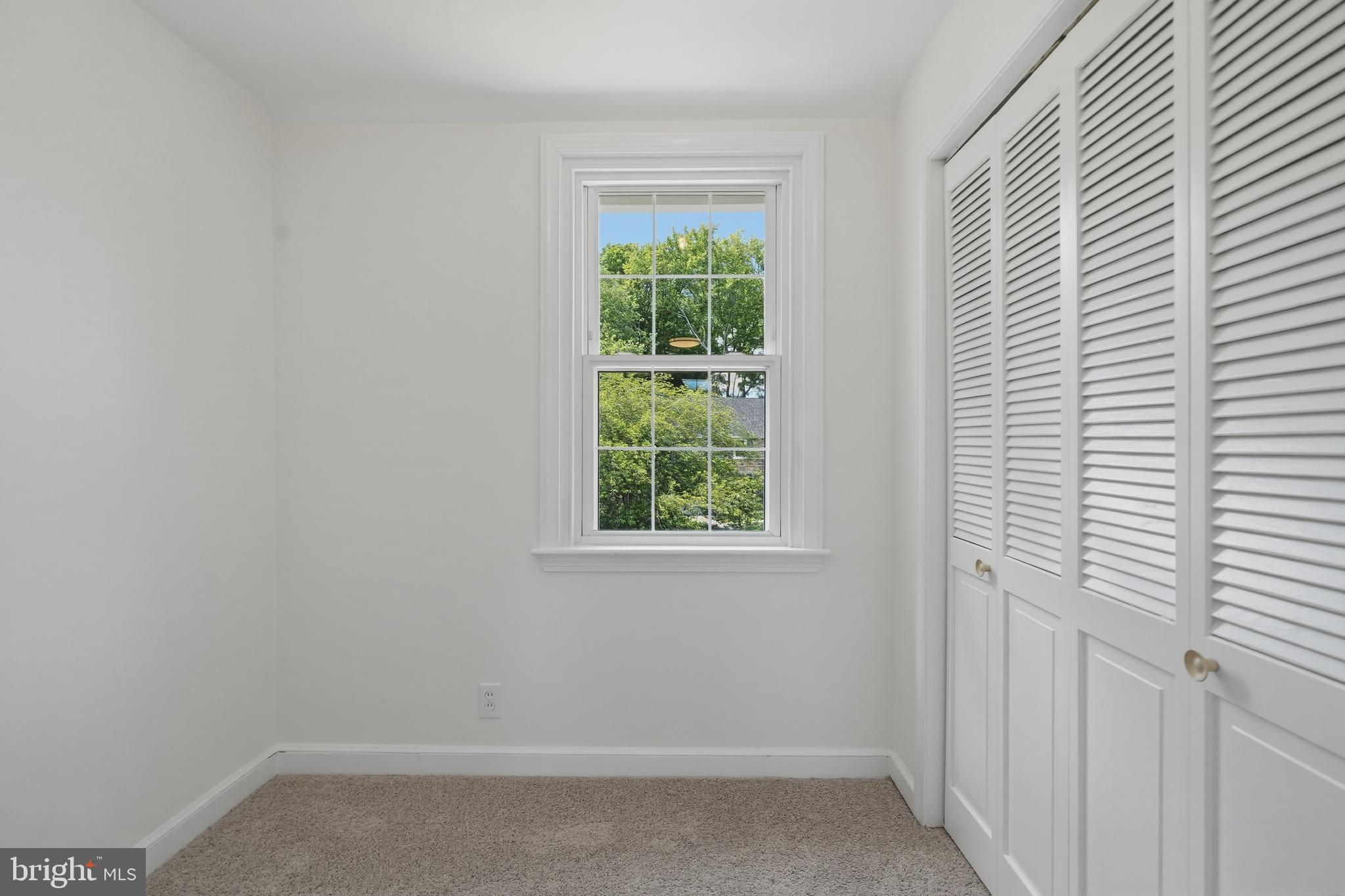 SPRING OAK ESTS - Residential