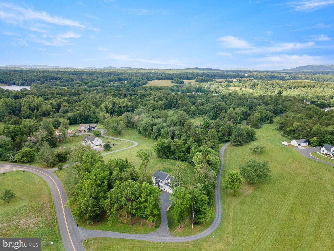 MOUNTAIN RUN LAKE - Residential