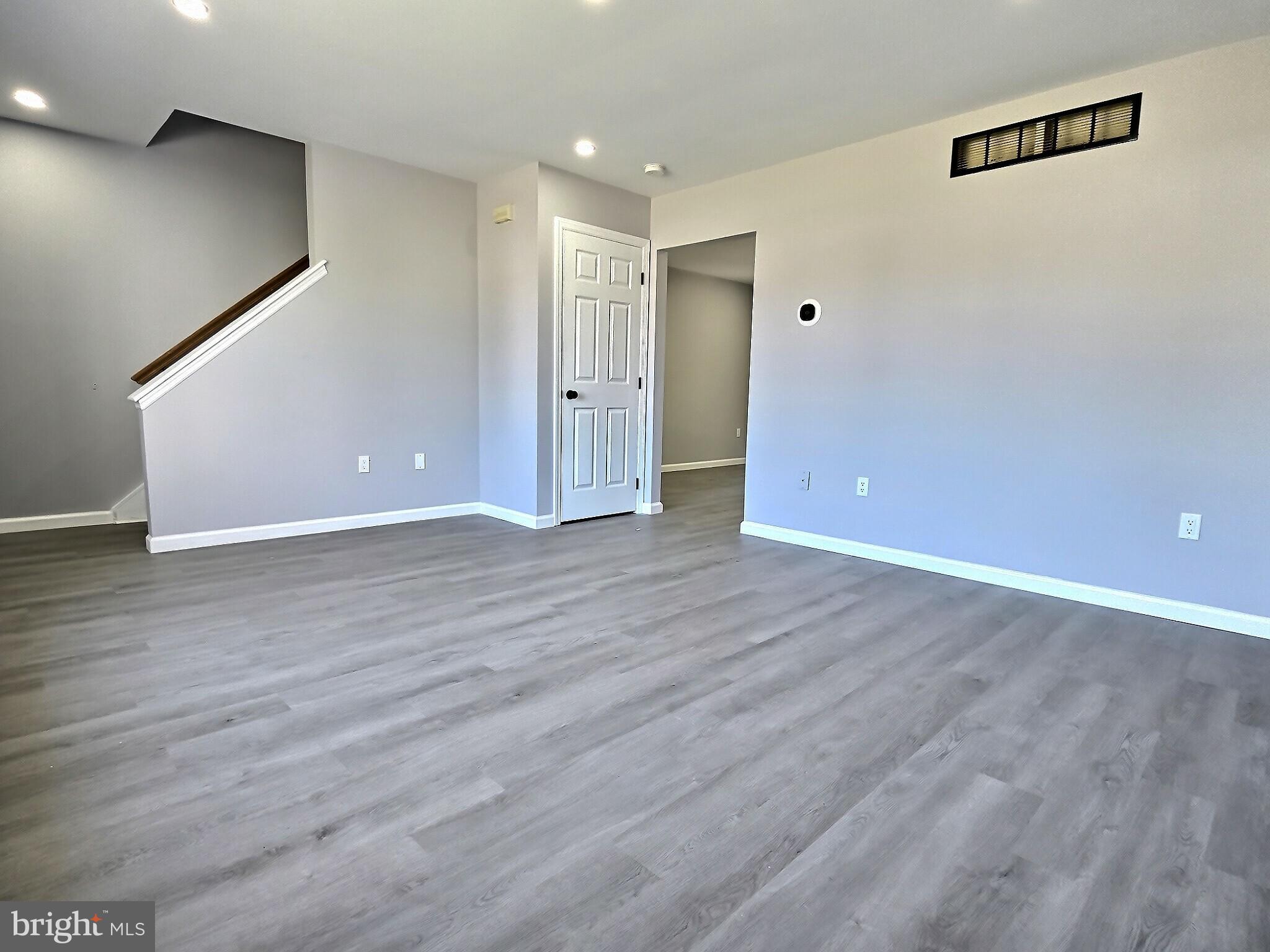 CLOVER CROSSING - Residential