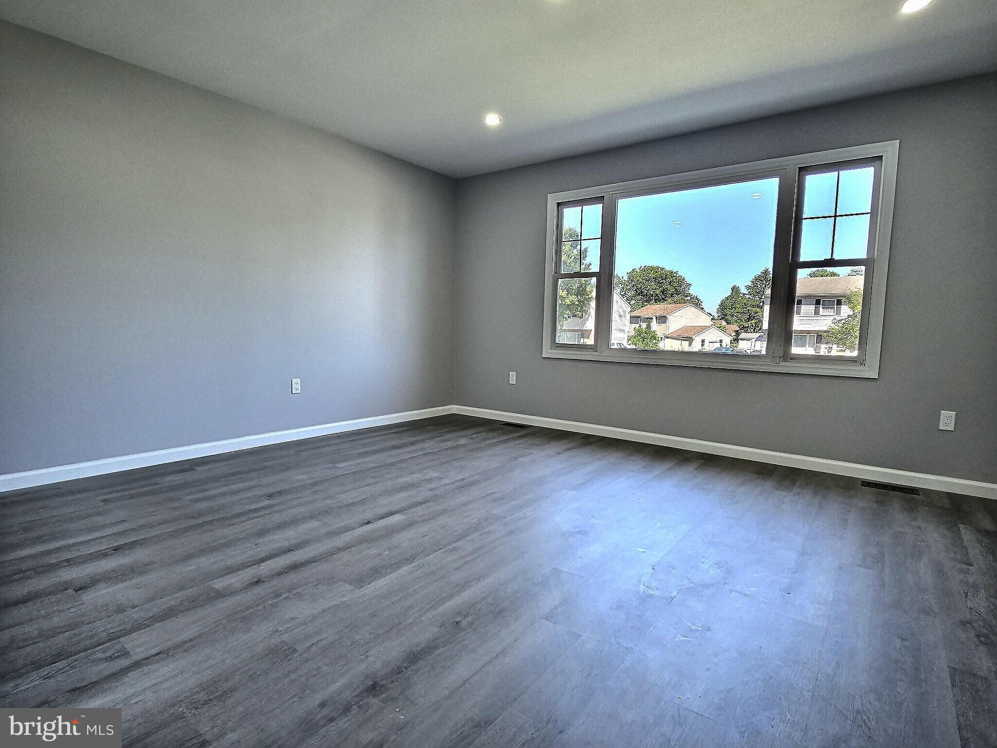 CLOVER CROSSING - Residential