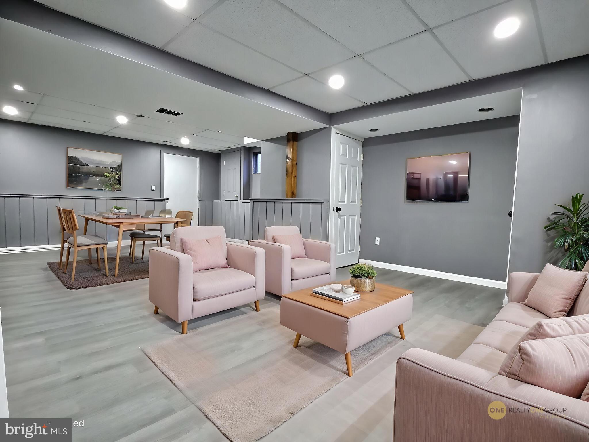CLOVER CROSSING - Residential