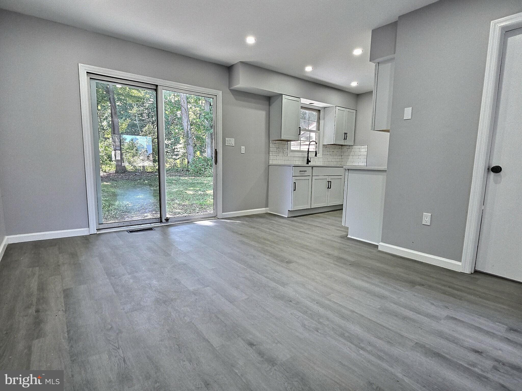 CLOVER CROSSING - Residential