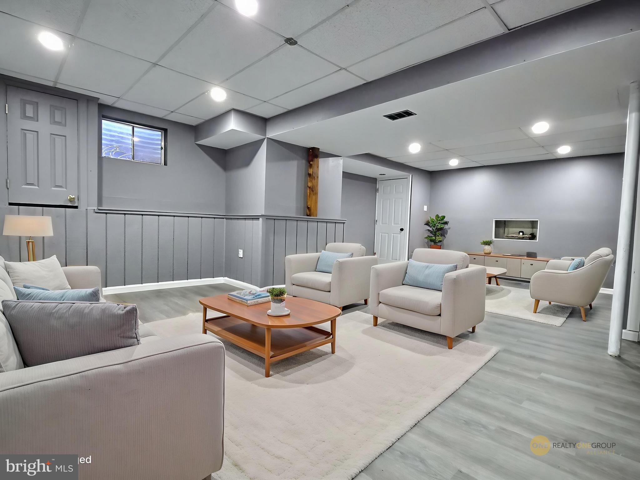 CLOVER CROSSING - Residential
