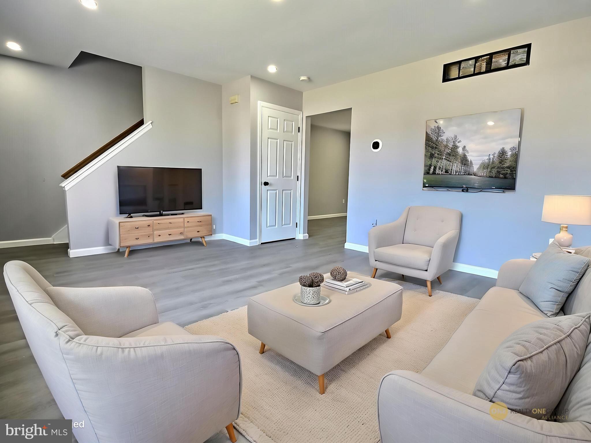 CLOVER CROSSING - Residential