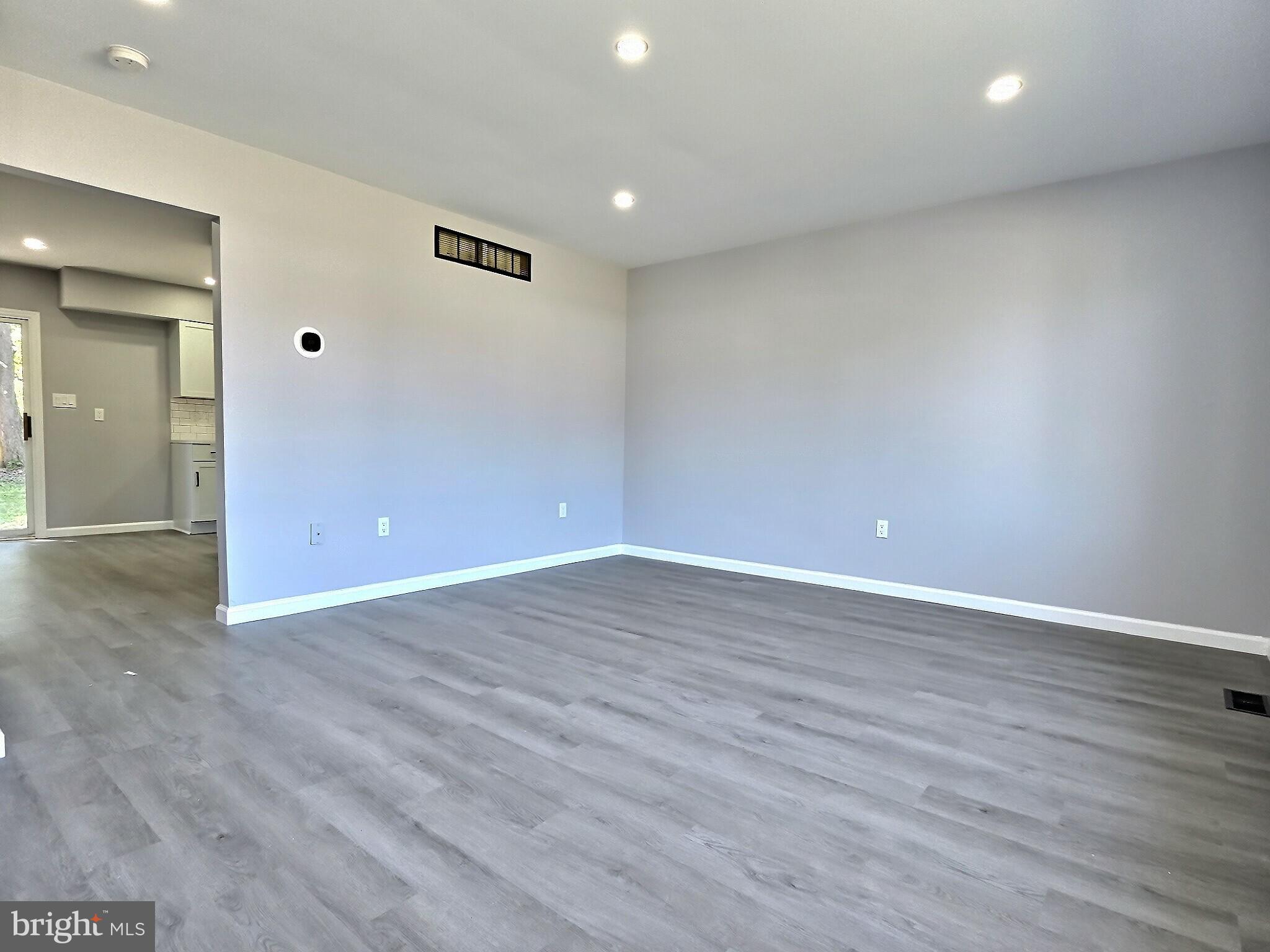 CLOVER CROSSING - Residential