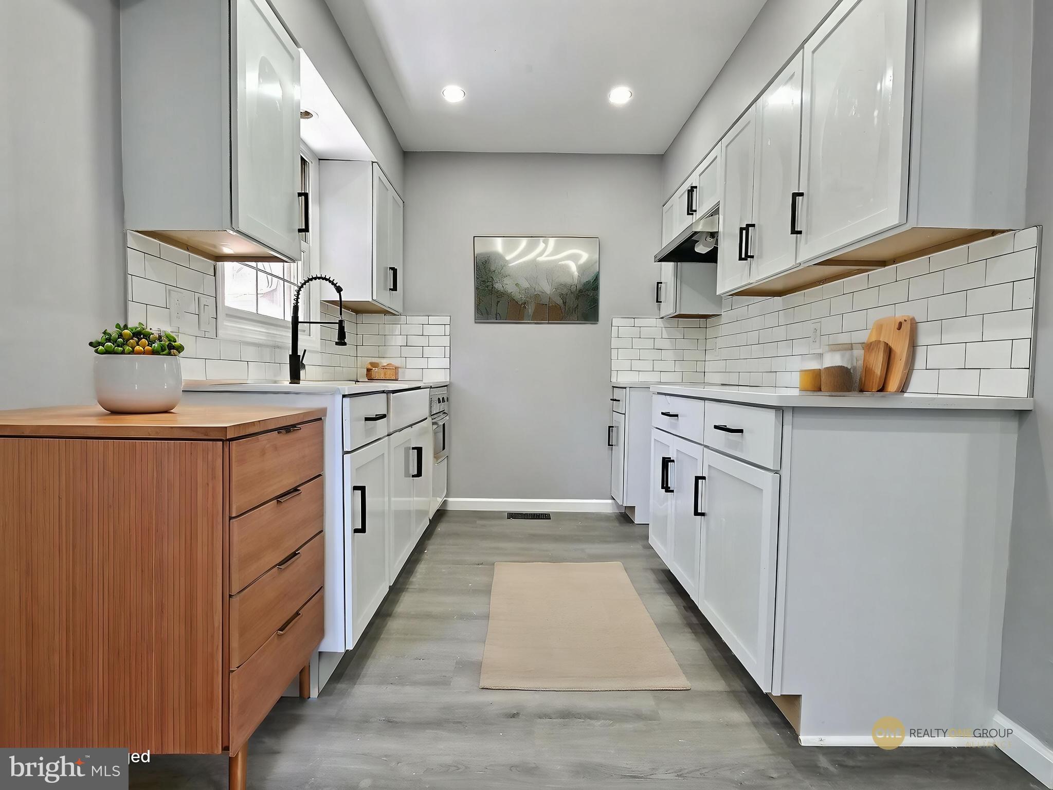 CLOVER CROSSING - Residential