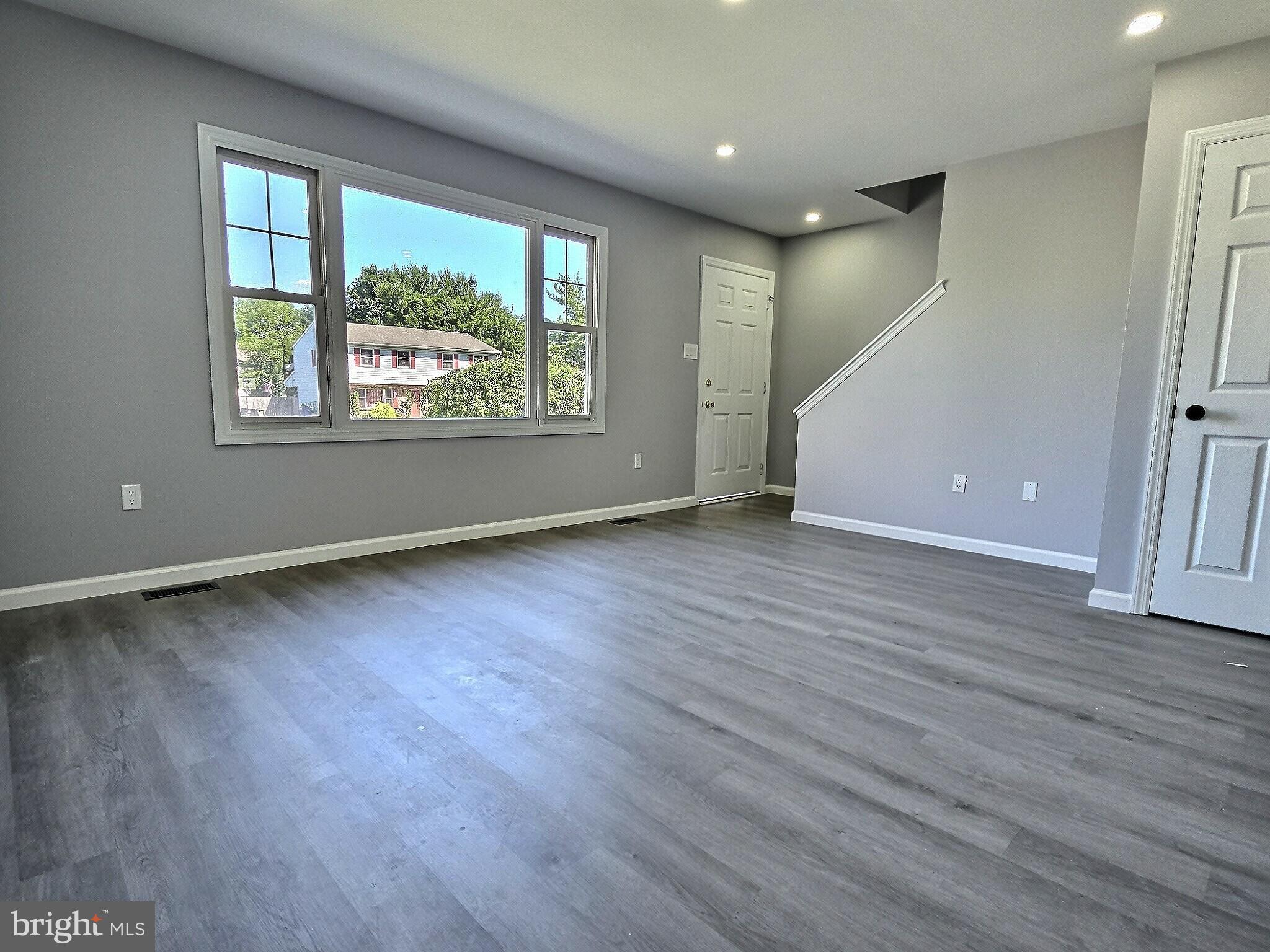 CLOVER CROSSING - Residential