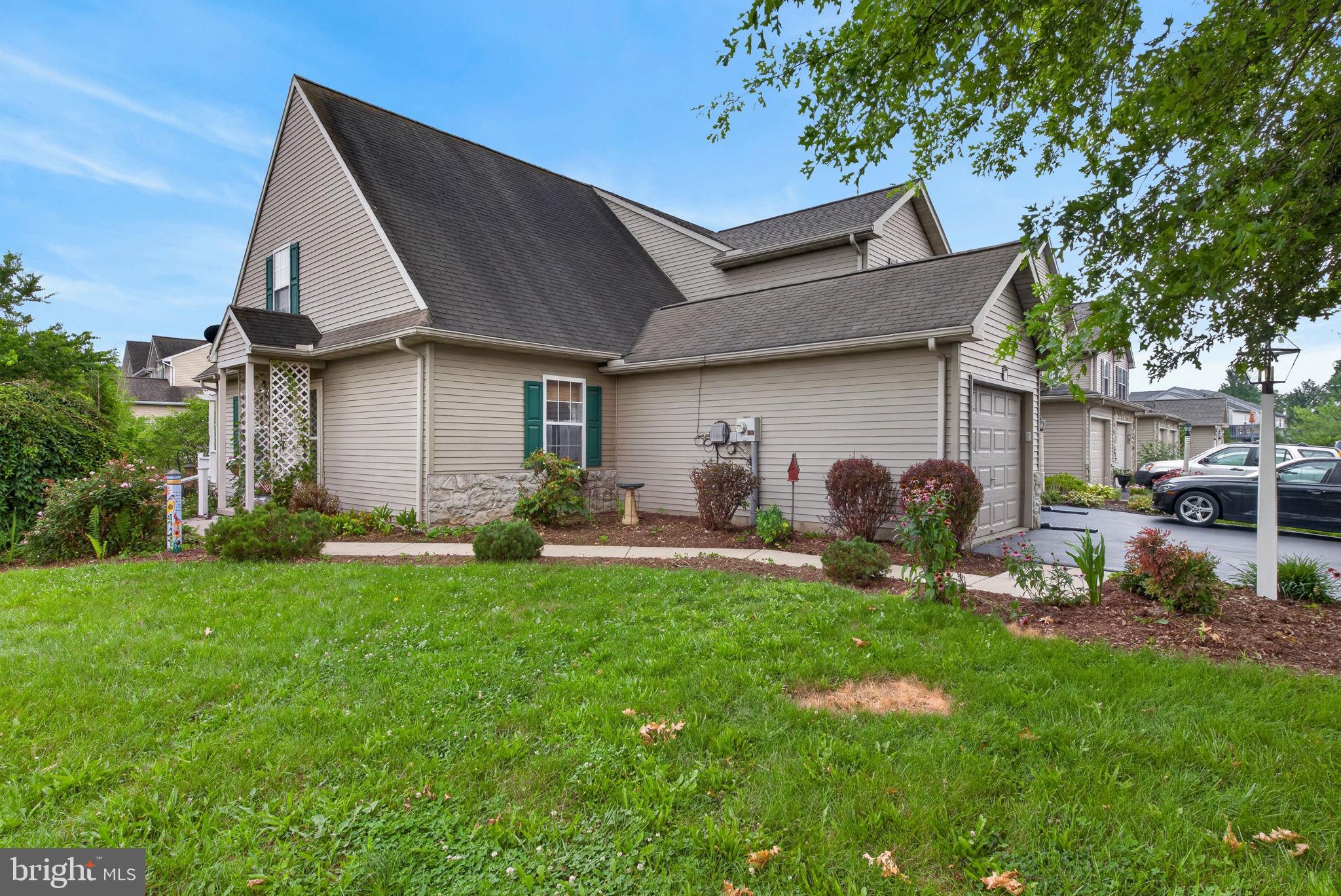 PEBBLE CREEK - Residential