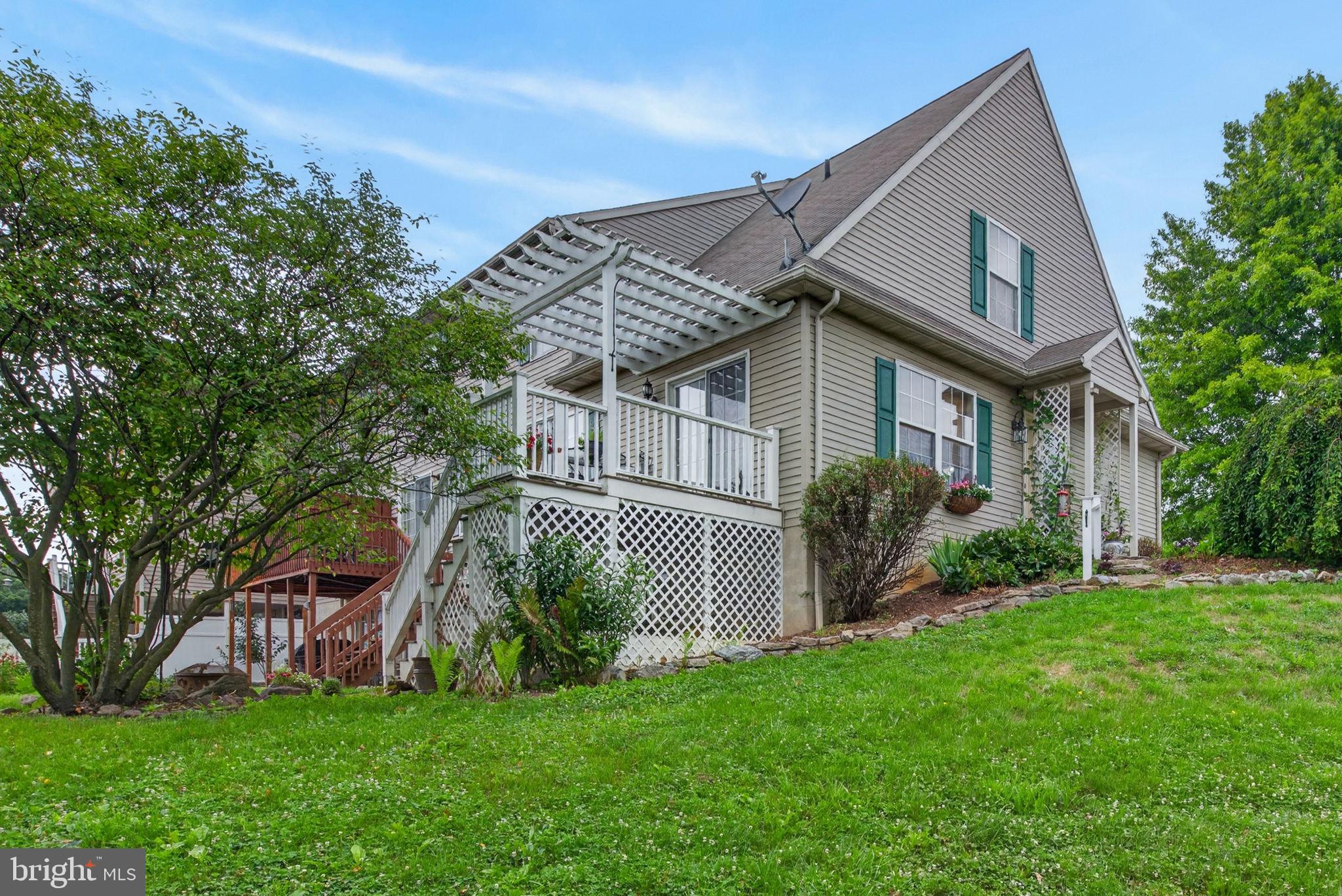 PEBBLE CREEK - Residential