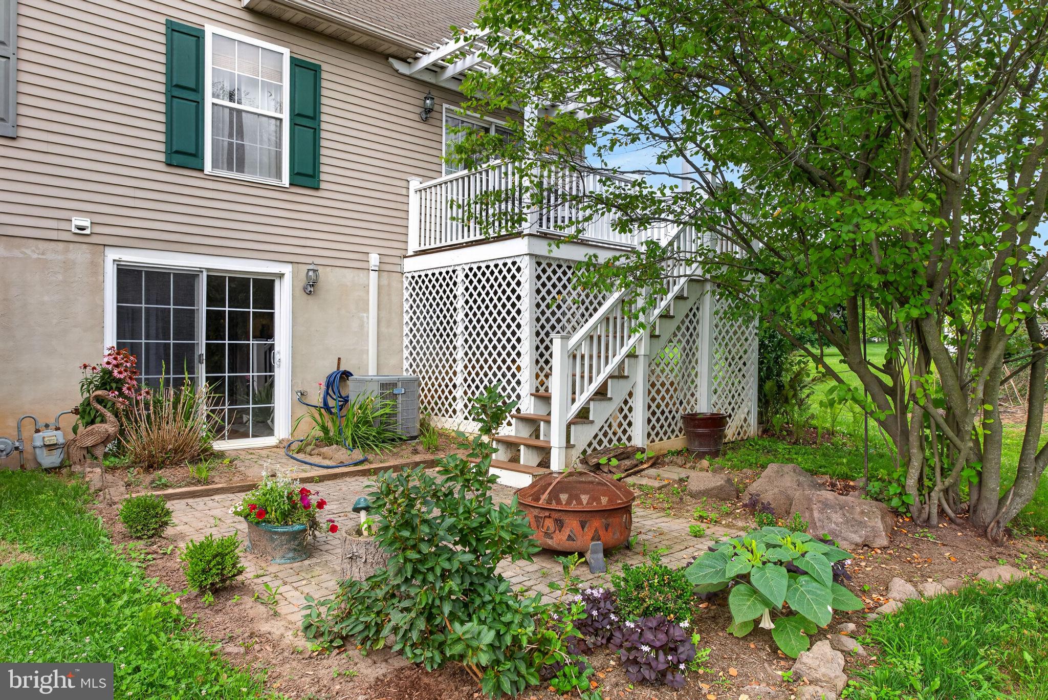 PEBBLE CREEK - Residential