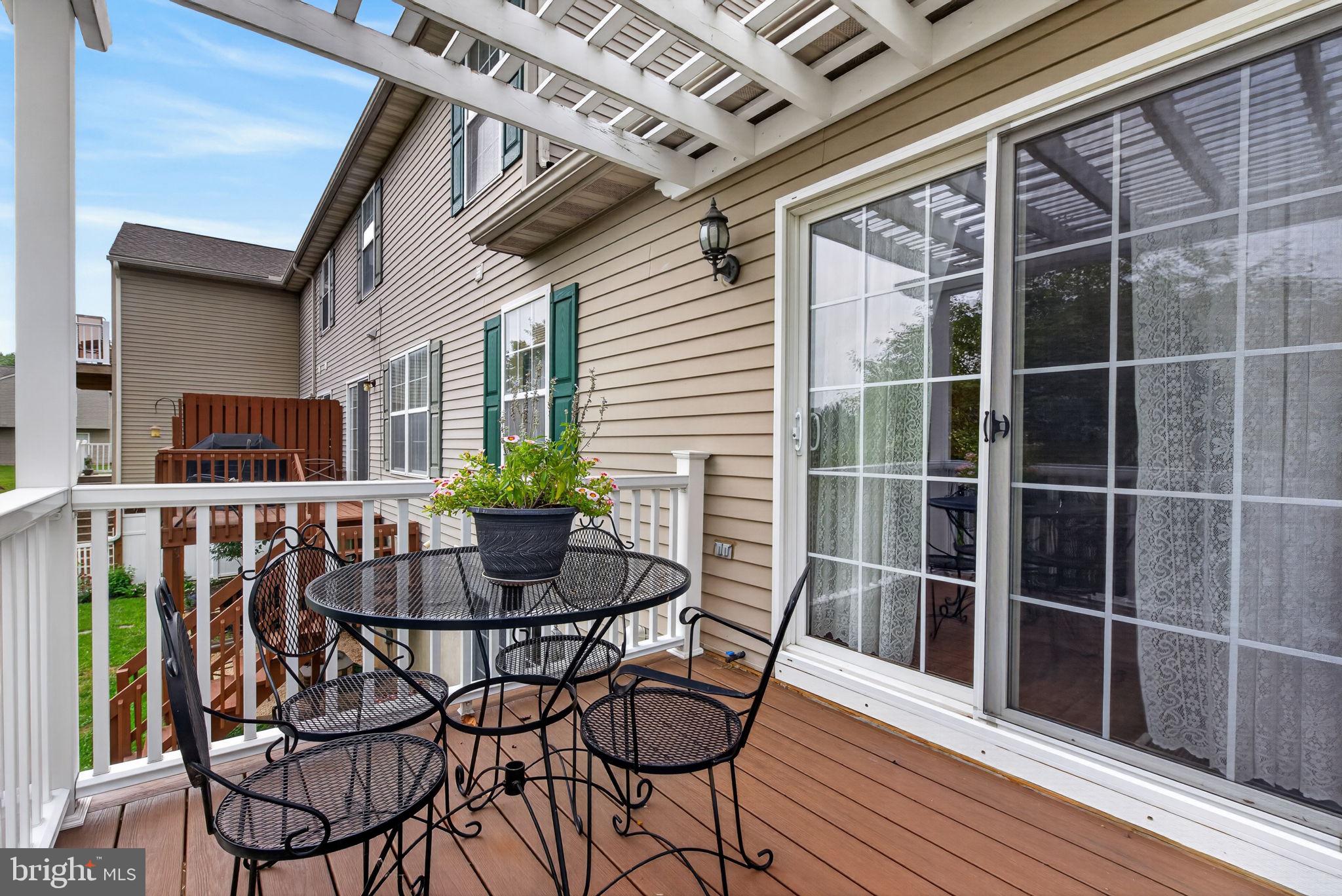 PEBBLE CREEK - Residential
