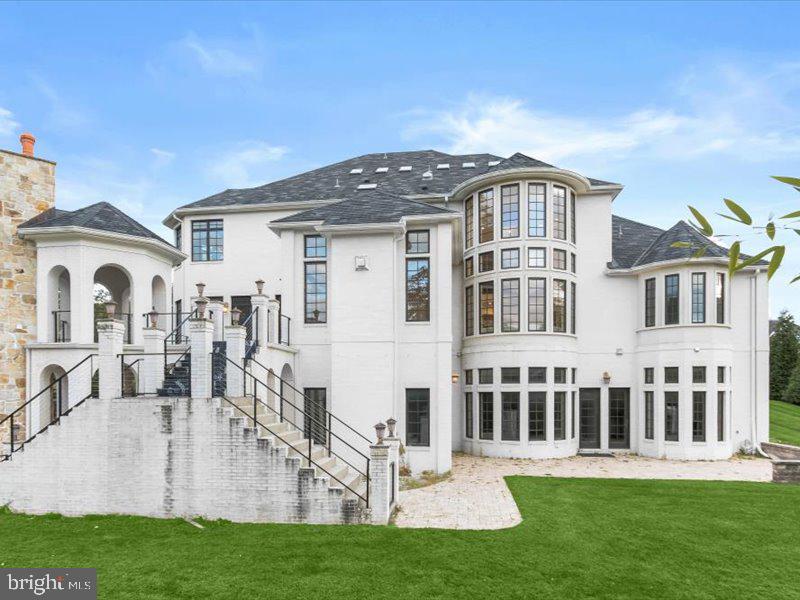 POTOMAC VILLAGE - Residential