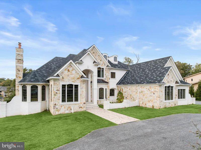 POTOMAC VILLAGE - Residential