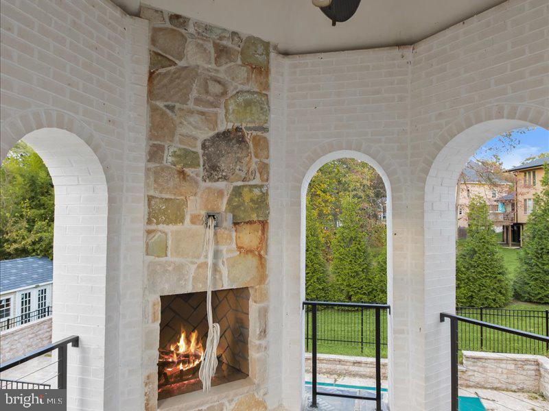 POTOMAC VILLAGE - Residential
