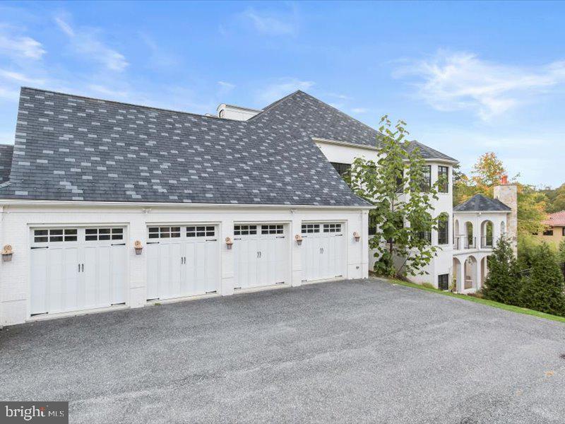 POTOMAC VILLAGE - Residential