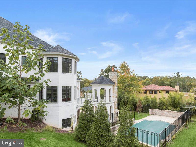 POTOMAC VILLAGE - Residential