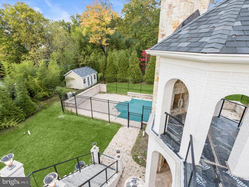 POTOMAC VILLAGE - Residential