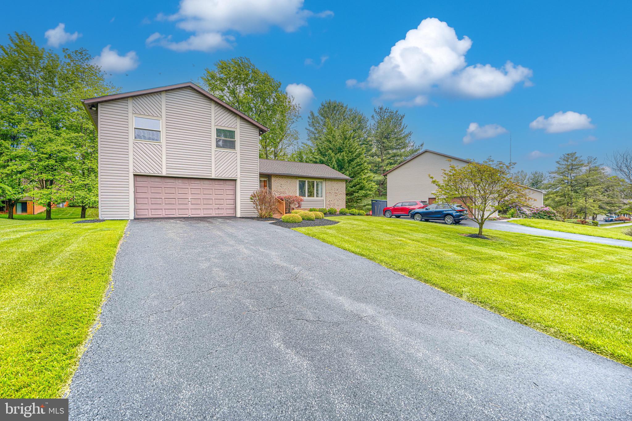 VELVET HILLS - Residential