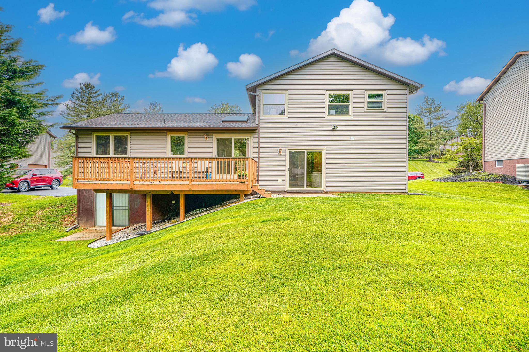 VELVET HILLS - Residential