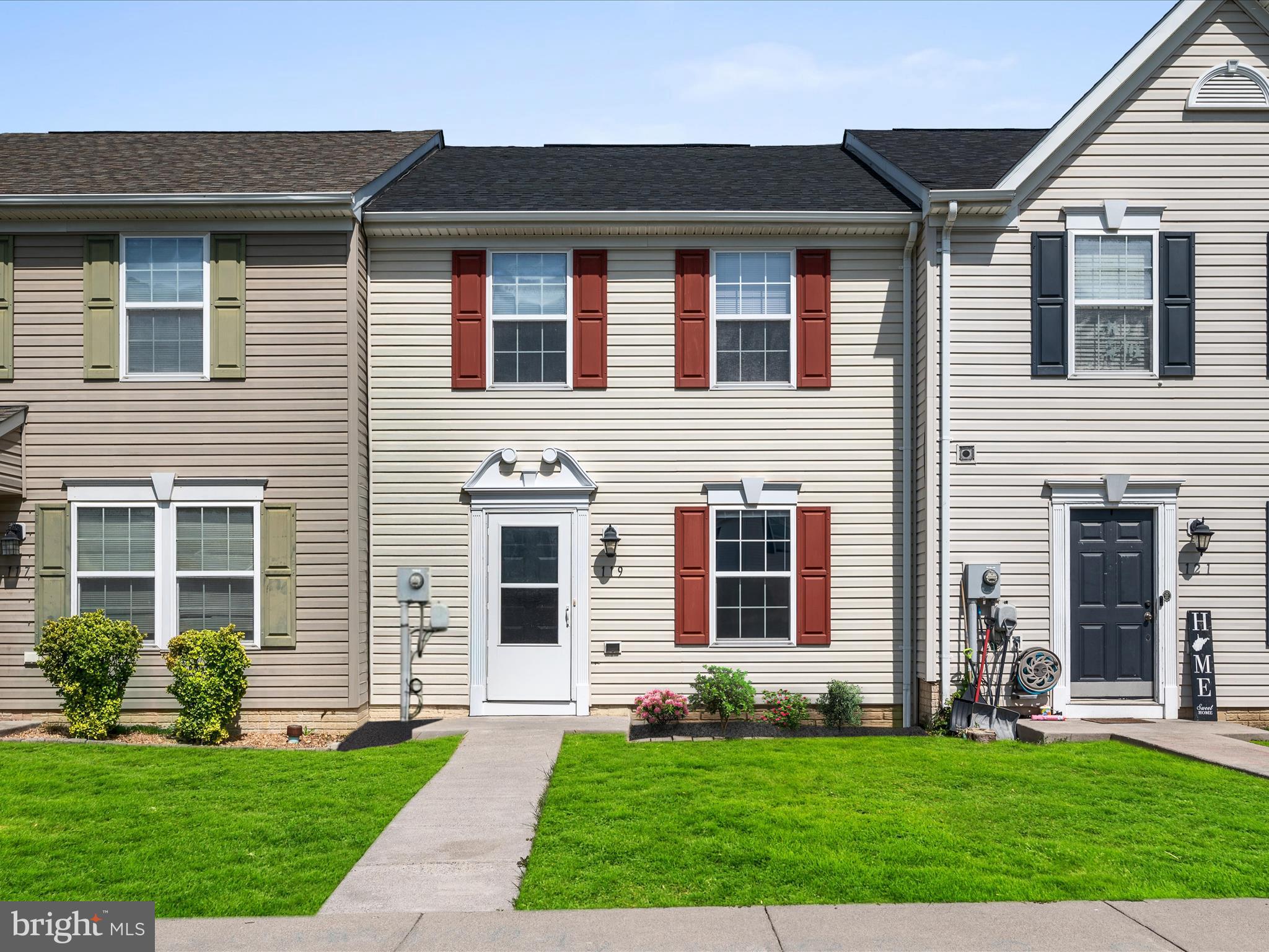This well-cared-for townhome in the sought-after Prentiss Point community features 3 bedrooms, 2.5 baths, a generous living room, and an open-concept kitchen with a sunlit dining area. The primary suite includes a private bath and walk-in closet, while two additional bedrooms share a full hall bath. Laundry is conveniently located on the bedroom level and comes equipped with a washer and dryer. Outside, enjoy a private patio, lawn space ideal for relaxing or entertaining, and a dedicated storage area for yard tools. Stay comfortable year-round with central air. Commuters will love the location—just minutes to I-81 and Route 9, with shopping, dining, and the mall close at hand.